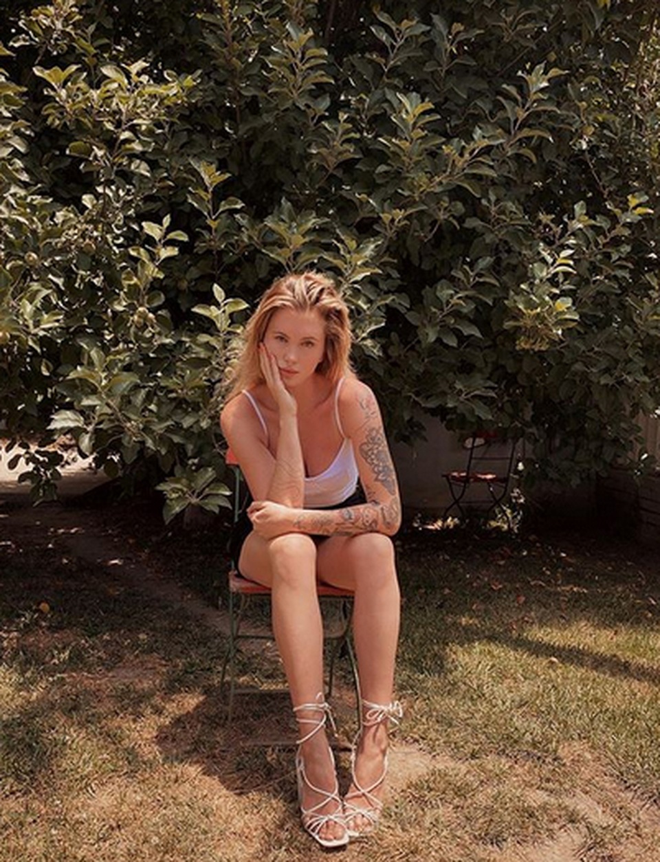 Ireland Baldwin diện áo tắm khoe loạt hình xăm khủng - 9 Ireland Baldwin diện áo tắm khoe loạt hình xăm khủng - 9