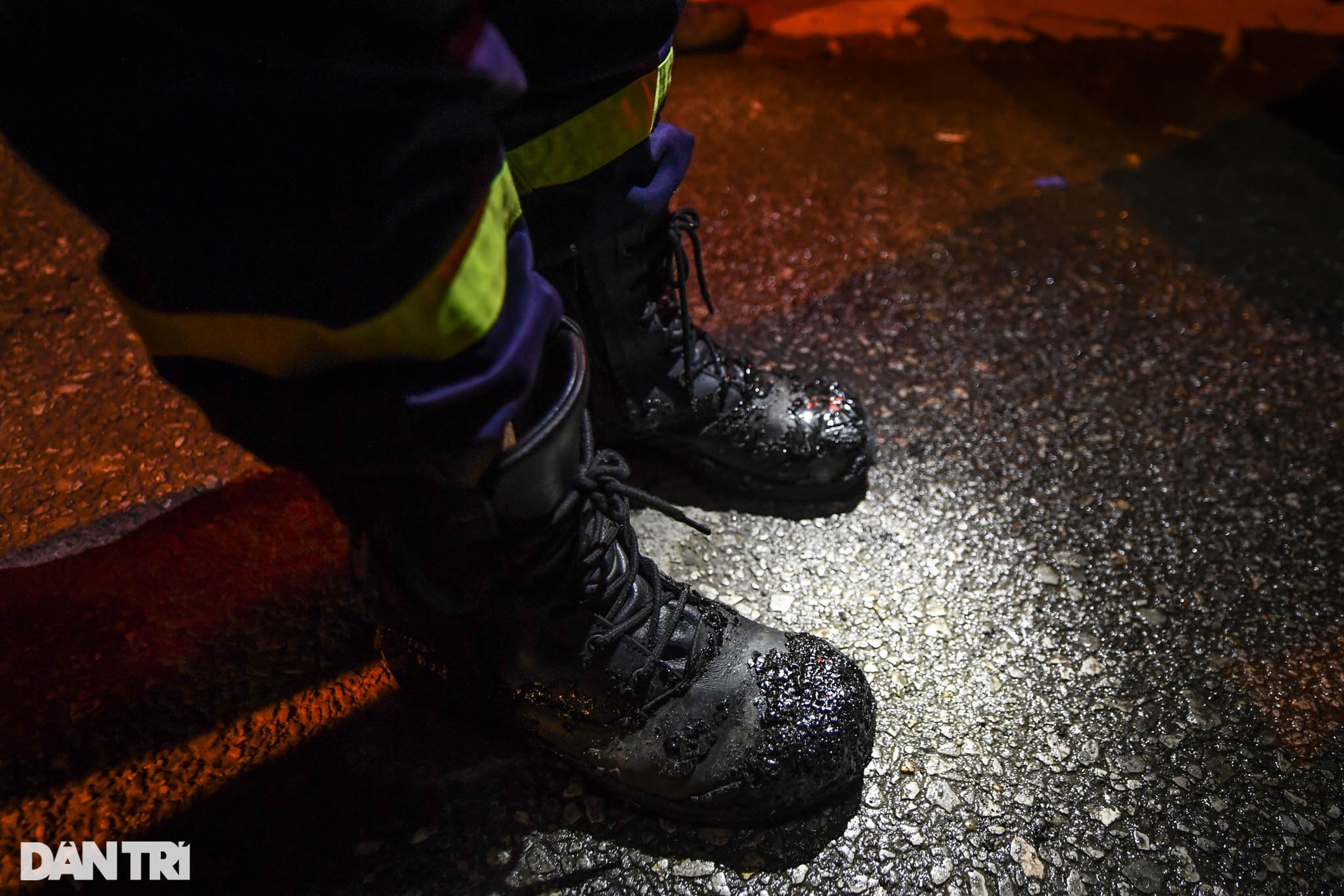 Hiện trường vụ cháy gần chợ Ninh Hiệp, nhiều tấn hàng Tết đã hóa thành tro - 15