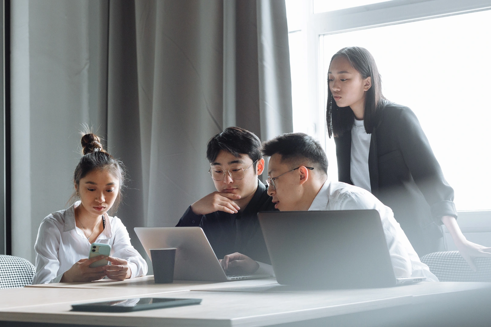 Việc làm thỏa đáng, đàng hoàng - 1