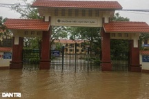 Nước dâng cao, hơn 50 trường học bị ngập, một học sinh bị lũ cuốn trôi