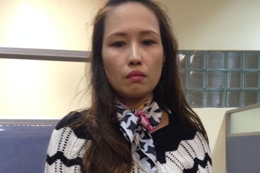 Nữ quái trốn truy nã trong phố cổ Hà Nội bị "nhân viên điện lực" còng tay