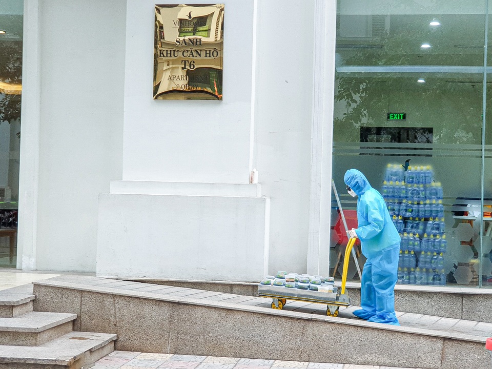 Thức trắng đêm làm 400 cá chép 3D tặng hàng xóm đang cách ly vì dịch - 4 Thức trắng đêm làm 400 cá chép 3D tặng hàng xóm đang cách ly vì dịch - 4