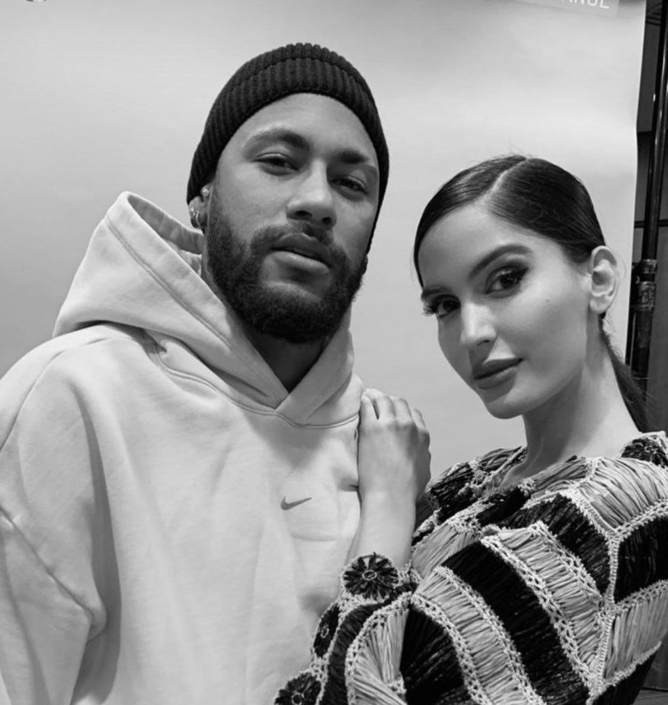 Neymar yêu lại từ đầu với cô bạn gái cũ xinh đẹp? - 4 Neymar yêu lại từ đầu với cô bạn gái cũ xinh đẹp? - 4