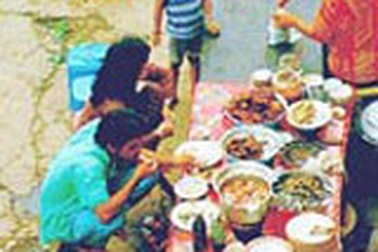 Sẽ dán tem chất lượng cho quán ăn đường phố 