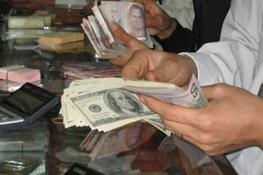 Lại tranh cãi việc nới biên độ tỷ giá VND/USD