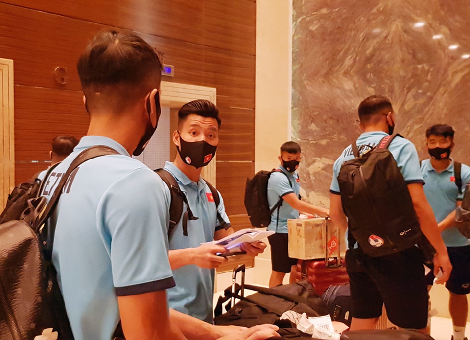 Tuyển Việt Nam án binh bất động, chờ kết quả xét nghiệm Covid-19 ở UAE - 3
