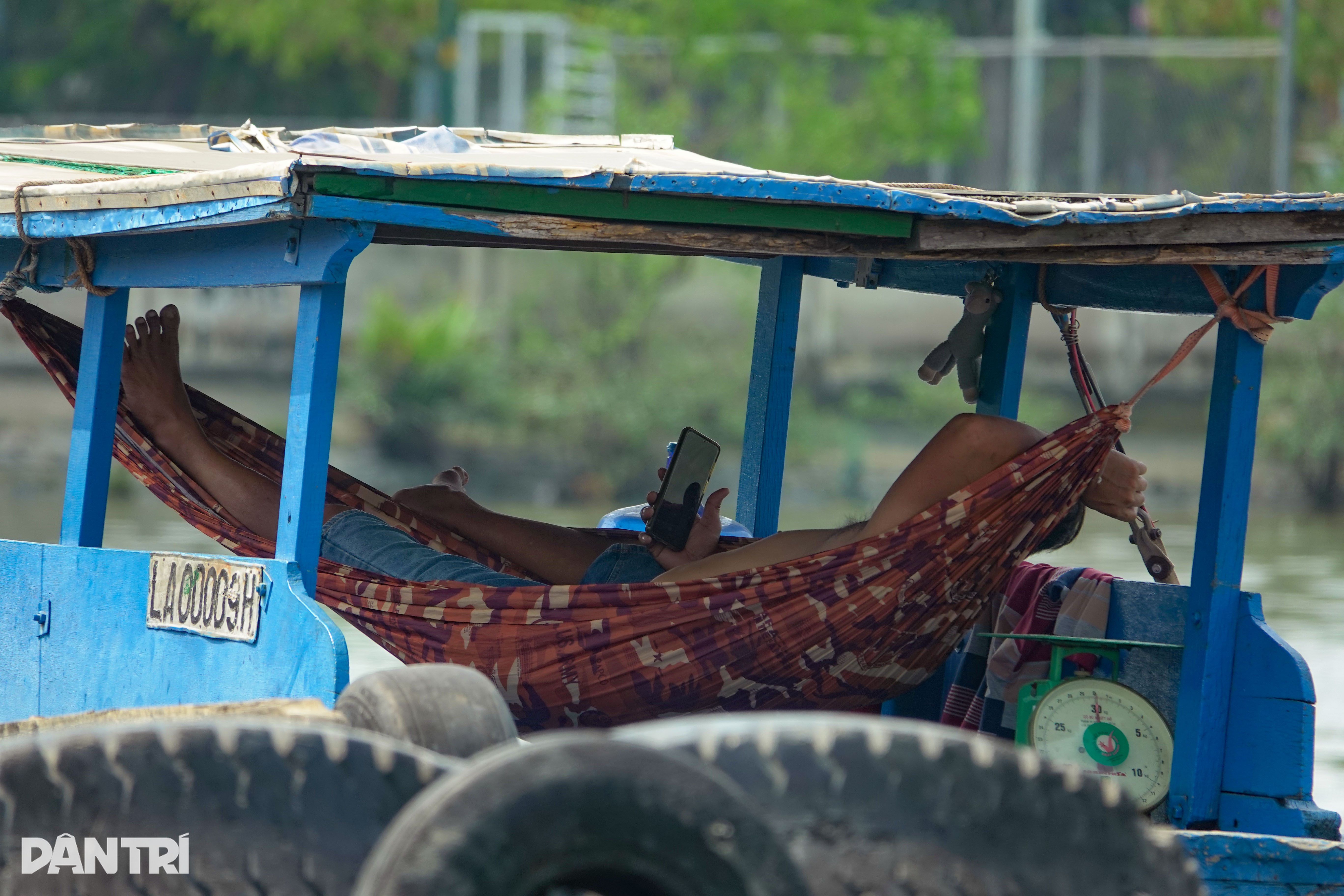 គ្មាននរណាម្នាក់នៅក្នុងសង្កាត់មានម៉ាស៊ីនត្រជាក់ទេ វាមាន 40 ដឺក្រេហើយនៅតែមានផាសុកភាព - 7 Xóm dân cư không nhà ai có điều hòa, nóng 40 độ vẫn khỏe re - 7