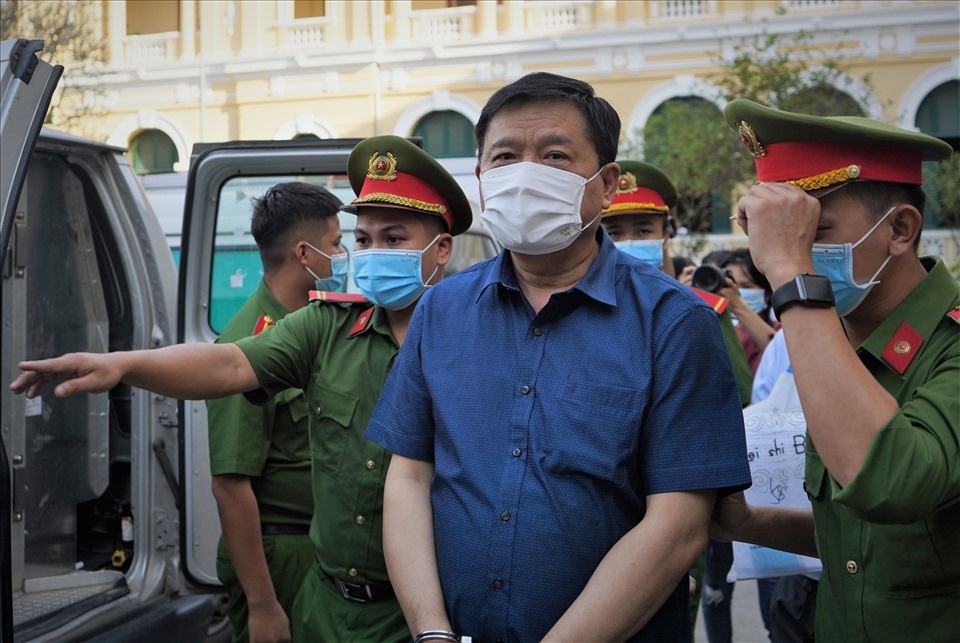 Vụ cao tốc Trung Lương: Tại sao không triệu tập ông Đinh La Thăng? - 2 Vụ cao tốc Trung Lương: Tại sao không triệu tập ông Đinh La Thăng? - 2