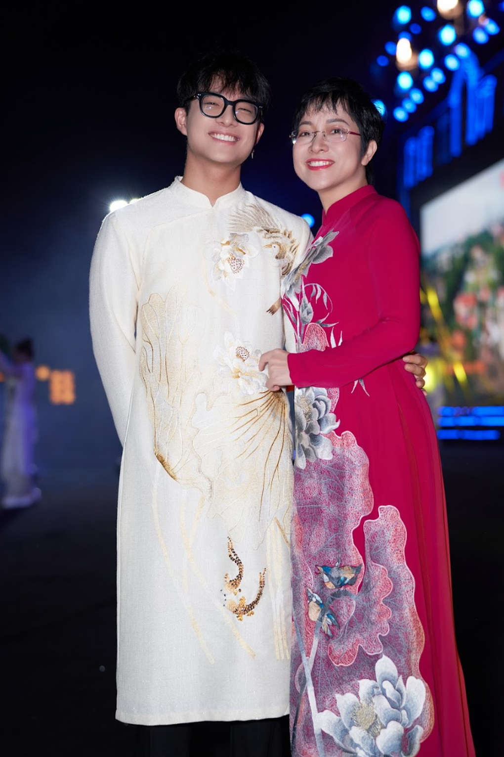 MC Thảo Vân và con trai gây sốt khi trình diễn áo dài - 3 MC Thảo Vân và con trai gây sốt khi trình diễn áo dài - 3