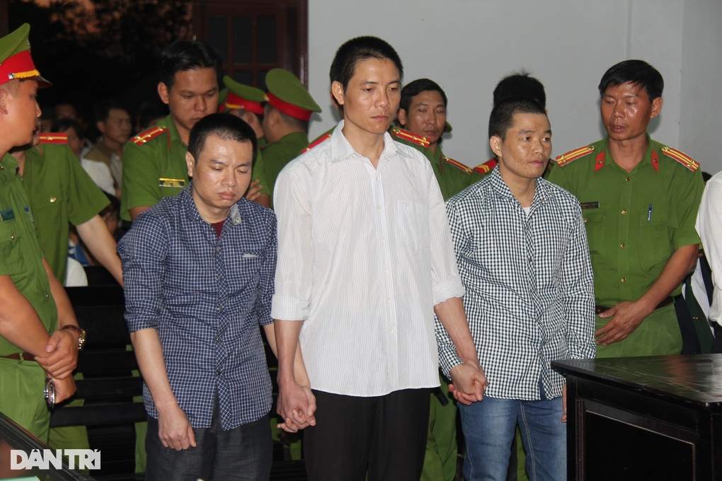 Tử tù Đặng Văn Hiến được Chủ tịch nước ân giảm xuống án chung thân - 1 Tử tù Đặng Văn Hiến được Chủ tịch nước ân giảm xuống án chung thân - 1