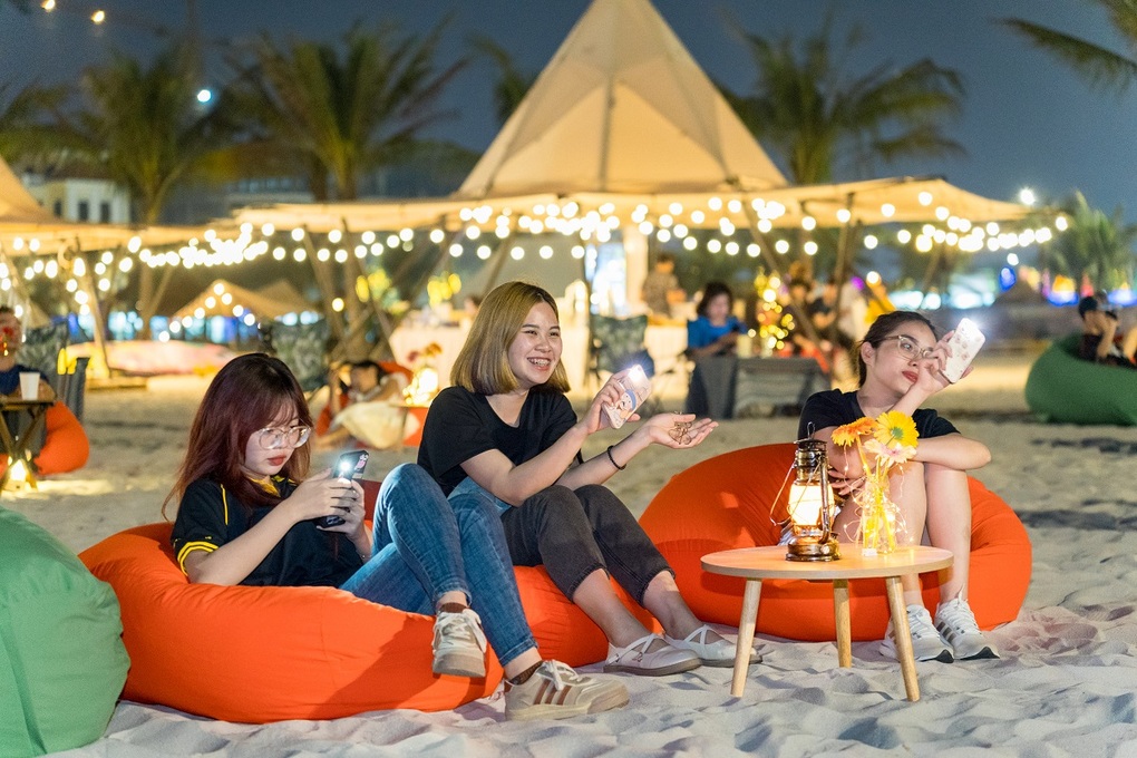 Sức hút của glamping biển với giới trẻ Thủ đô - 1 Sức hút của glamping biển với giới trẻ Thủ đô - 1