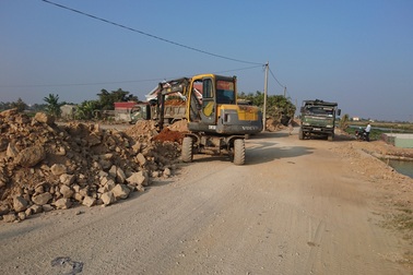 Lợi dụng dự án “hô biến” hàng triệu m3 đất?