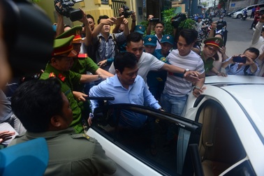 Xét xử bị cáo Nguyễn Hữu Linh: Tòa trả hồ sơ