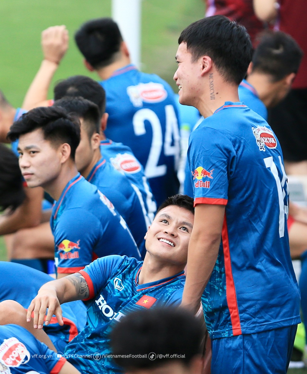 Quang Hải tập luyện hứng khởi, An Khánh ghi điểm với HLV Troussier - 1 Quang Hải tập luyện hứng khởi, An Khánh ghi điểm với HLV Troussier - 1