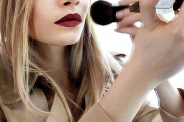 Điều gì khiến nhãn hiệu Burberry luôn tạo “cơn sốt”?