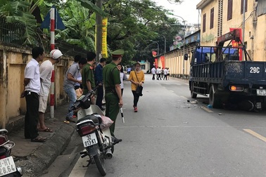 Tài xế xe tải lùi xe khiến 3 mẹ con thai phụ tử vong khai gì?