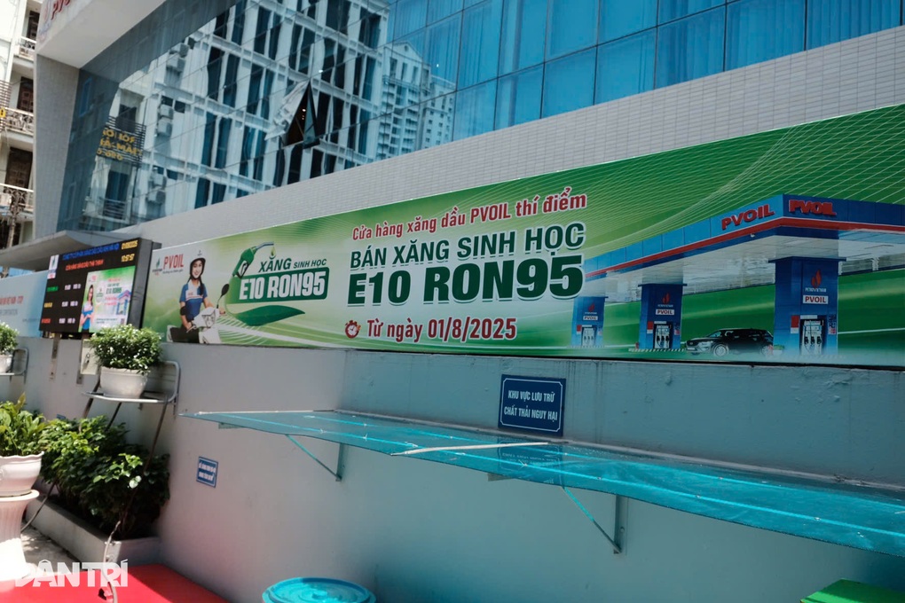 Xăng E10 lần đầu mở bán: Cửa hàng bán gần 1.000 lít trong một buổi - 4 Xăng E10 lần đầu mở bán: Cửa hàng bán gần 1.000 lít trong một buổi - 4
