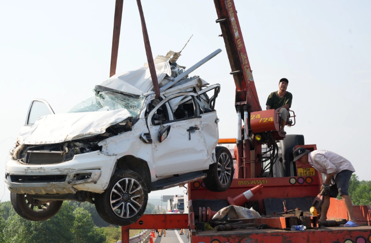 Cao tốc hai làn đường và bài học từ vụ tai nạn thảm khốc - 2 Cao tốc hai làn đường và bài học từ vụ tai nạn thảm khốc - 2