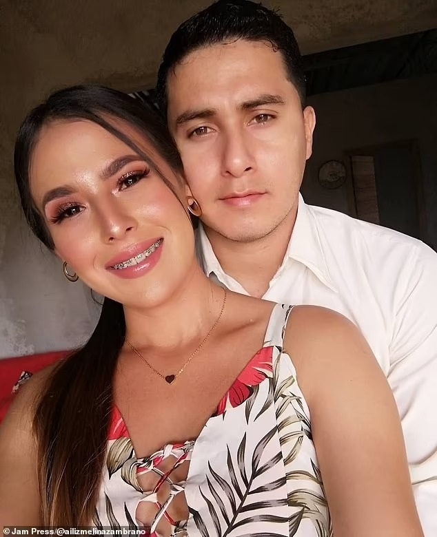 בעל ואישה הופיעו בטעות בתמונות אחד של השני שנים רבות לפני שנפגשו - 4 Vợ chồng vô tình xuất hiện trong ảnh của nhau từ nhiều năm trước khi quen - 4