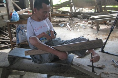 Đôi chân kỳ diệu của người đàn ông khuyết tật