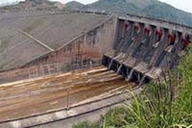 Hồ Hòa Bình sắp thoát hiểm