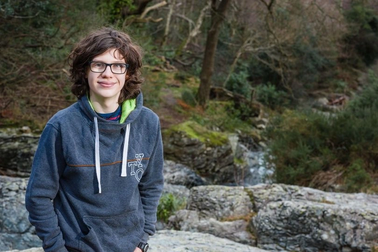 Sinh viên tự kỷ của Đại học Cambridge được Vua Charles III tặng Huân chương