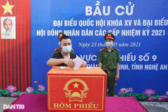 Toàn cảnh 69 triệu cử tri cả nước tham gia Ngày hội non sông - 50 Toàn cảnh 69 triệu cử tri cả nước tham gia Ngày hội non sông - 50