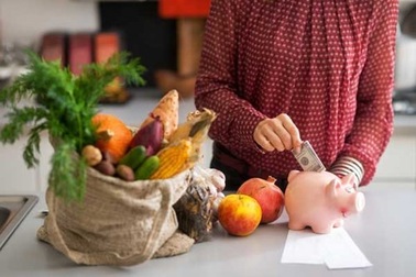 Những mẹo tiết kiệm tiền từ trong bếp nhà bạn