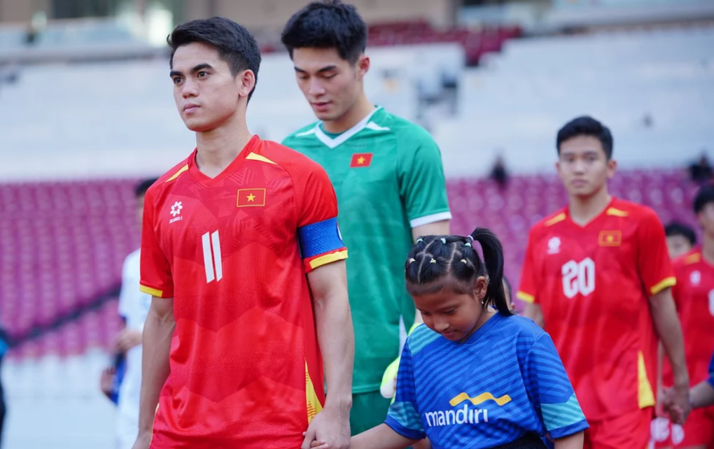 Đội trưởng U23 Việt Nam đánh giá về Indonesia, muốn tham dự World Cup - 1 Đội trưởng U23 Việt Nam đánh giá về Indonesia, muốn tham dự World Cup - 1