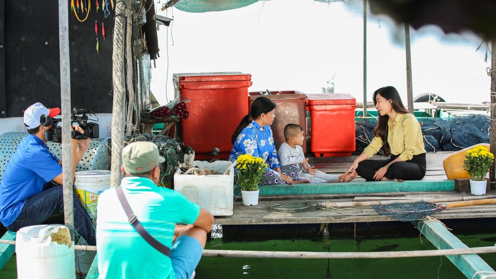 MC Anh Thơ tiếc nuối chia tay chương trình Trái tim nhân ái - 4 MC Anh Thơ tiếc nuối chia tay chương trình Trái tim nhân ái - 4
