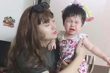 Ông bố giả gái để dỗ con nín khóc gây sốt mạng vì quá xinh