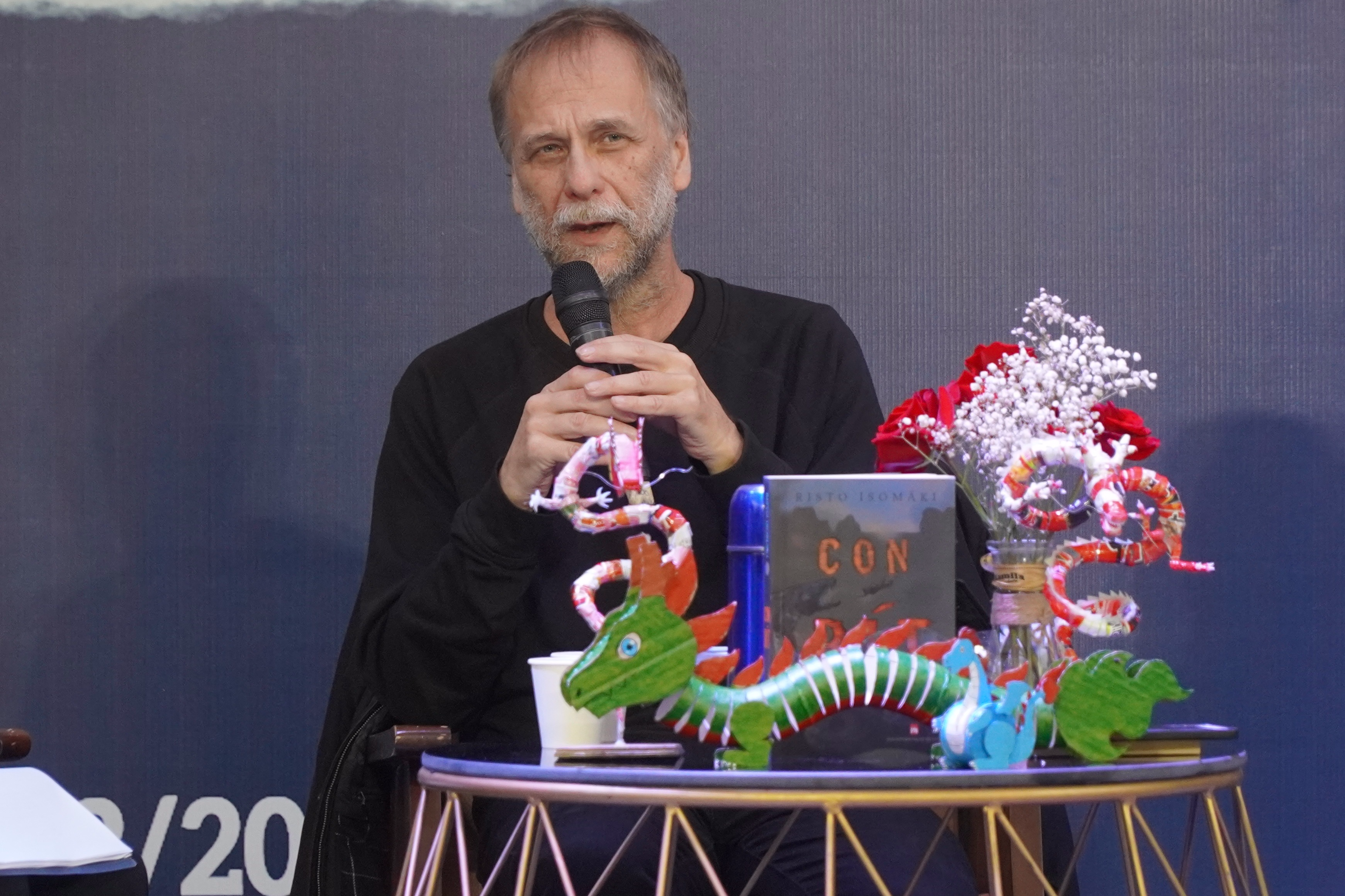 The Squirrel: The search for the Legendary Creature Set in Ha Long Bay - ២ Con rít: Cuộc tìm kiếm sinh vật huyền thoại lấy bối cảnh vịnh Hạ Long - 2