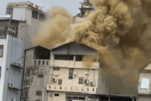 Cháy nhà nghỉ ở Tuyên Quang, khói lửa bốc ngùn ngụt