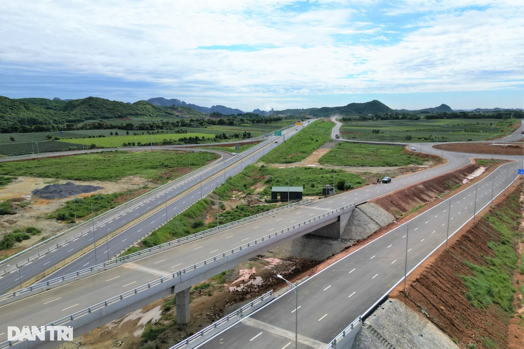 Dự án đường 7.000 tỷ đồng kết nối 3 vùng kinh tế của Việt Nam - 2 Dự án đường 7.000 tỷ đồng kết nối 3 vùng kinh tế của Việt Nam - 2
