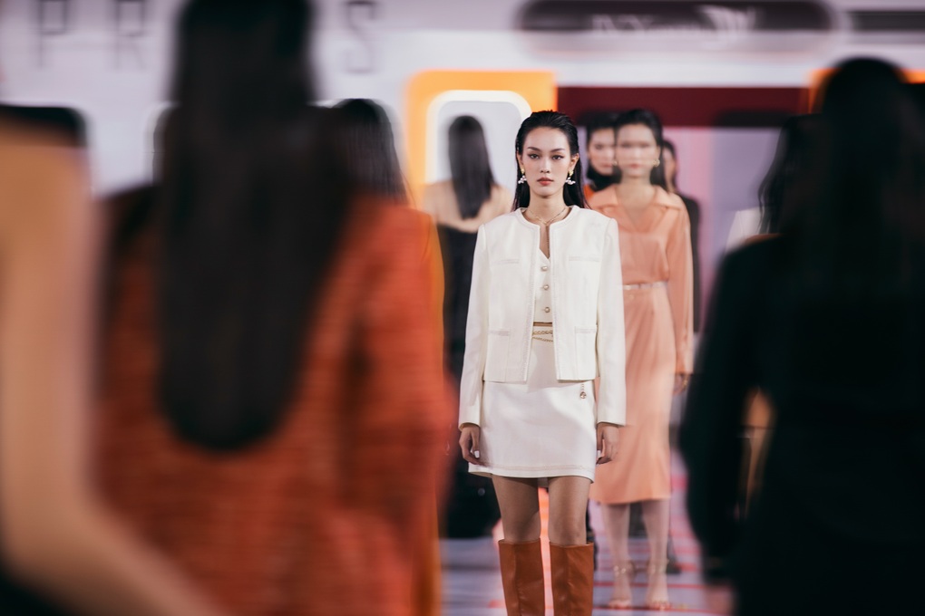 Kỳ Duyên - Minh Triệu diện váy cúp ngực khoe vóc dáng gợi cảm - 4 Kỳ Duyên - Minh Triệu diện váy cúp ngực khoe vóc dáng gợi cảm - 4