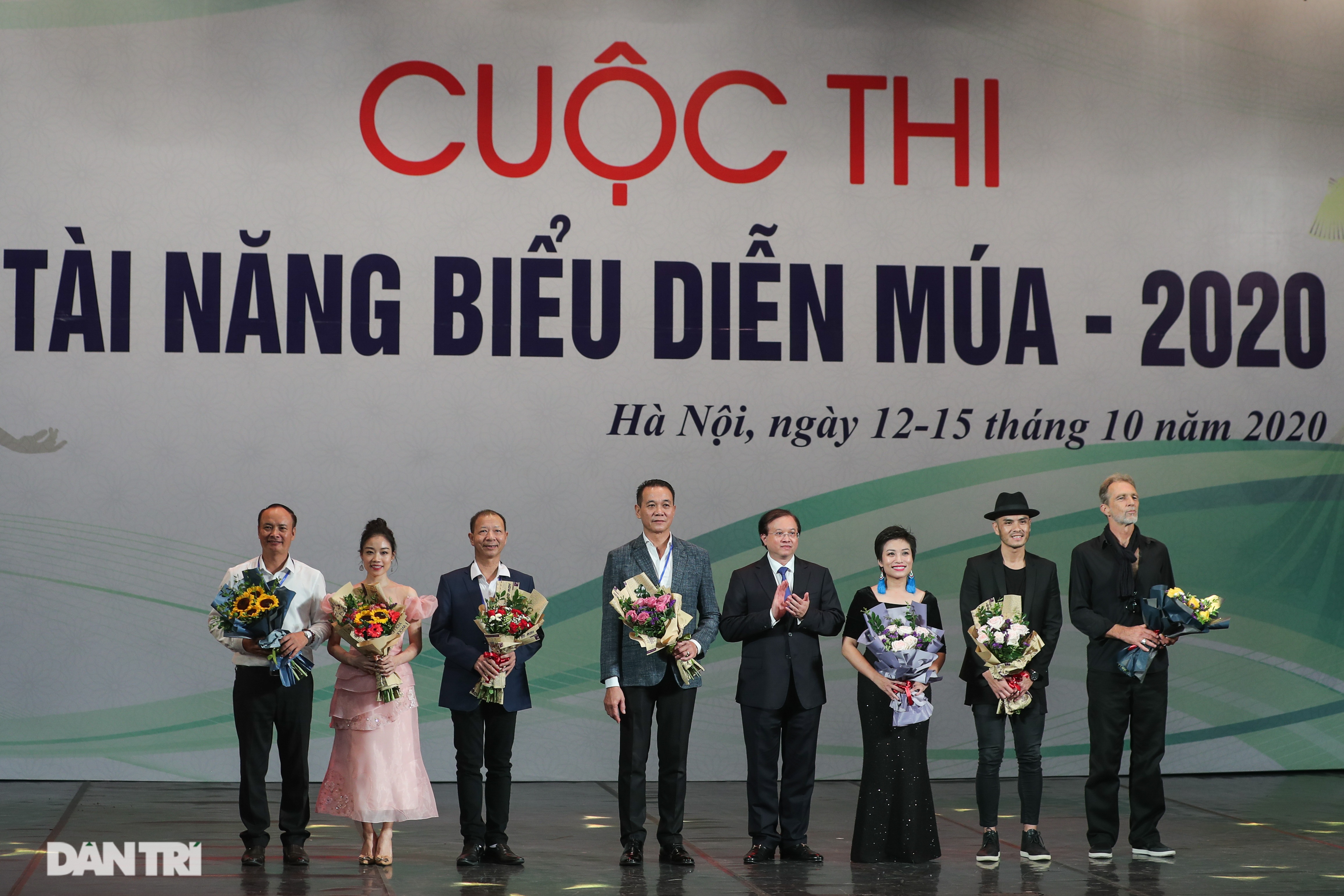Khoảnh khắc mê hồn tại cuộc thi Tài năng biểu diễn múa - 2 Khoảnh khắc mê hồn tại cuộc thi Tài năng biểu diễn múa - 2