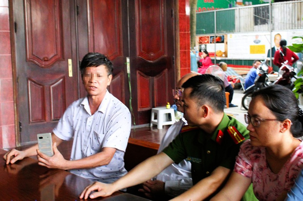 Đoàn kiểm tra liên ngành UBND huyện Quỳnh Lưu làm việc với ông Bùi Văn Quang