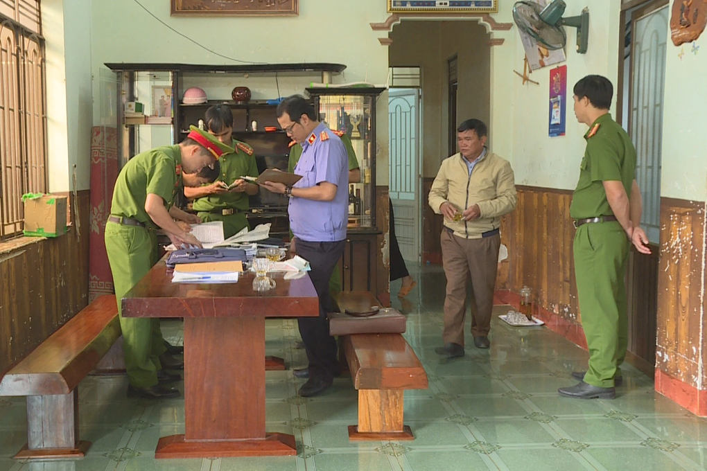 Bắt nguyên Chủ tịch Hội Nông dân TP Buôn Ma Thuột - 1 Bắt nguyên Chủ tịch Hội Nông dân TP Buôn Ma Thuột - 1
