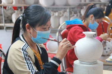 Hàng chục nghìn lao động về quê tránh dịch được giải quyết việc làm