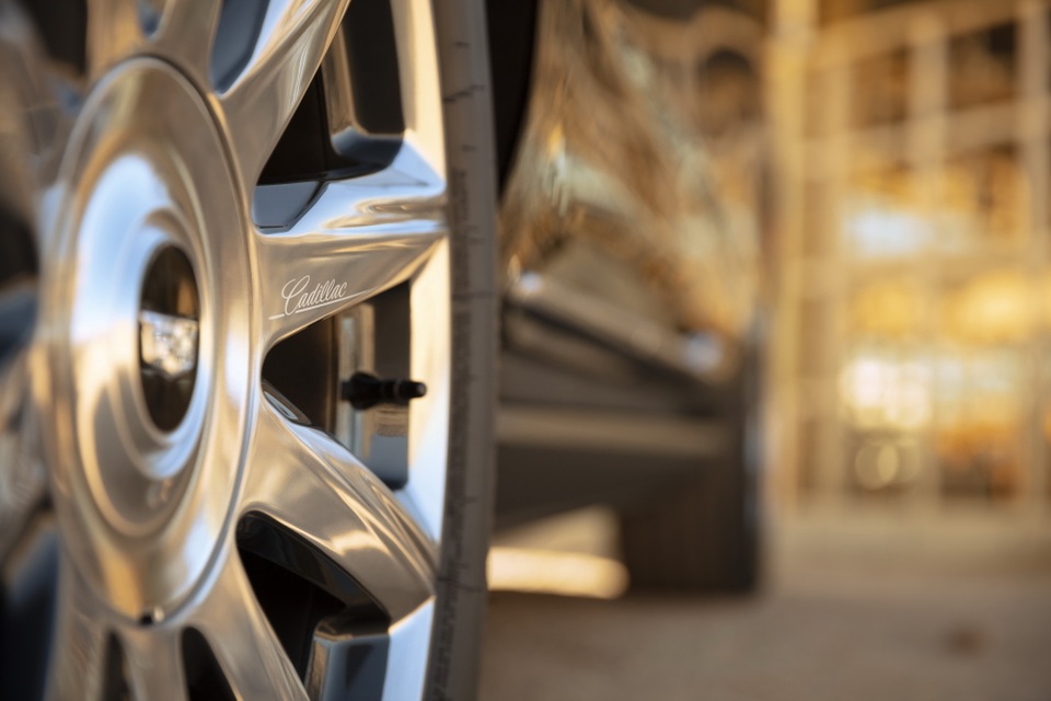 Cadillac Escalade thế hệ mới chính thức trình làng - 37 Cadillac Escalade thế hệ mới chính thức trình làng - 37