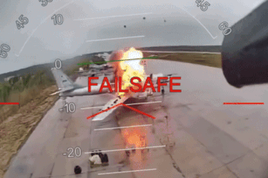 Ukraine công bố video chiến dịch “Mạng nhện” tấn công loạt căn cứ Nga