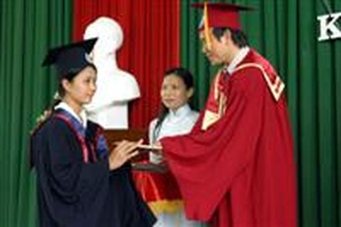 Vay tiền ăn học, sao phải xấu hổ?