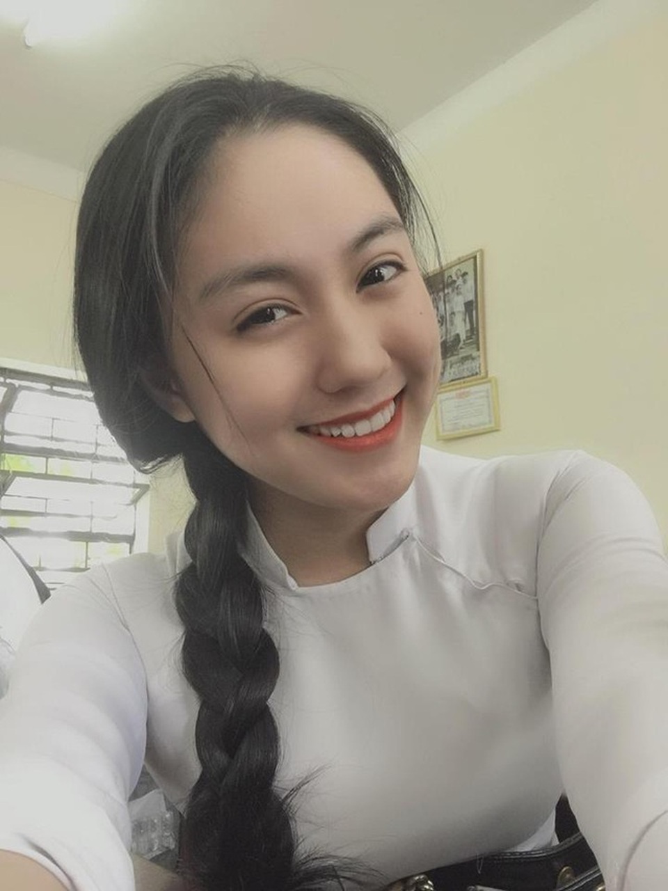 2 nữ sinh Việt như bản sao Địch Lệ Nhiệt Ba cực xinh với áo dài, đồng phục - 3 2 nữ sinh Việt như bản sao Địch Lệ Nhiệt Ba cực xinh với áo dài, đồng phục - 3