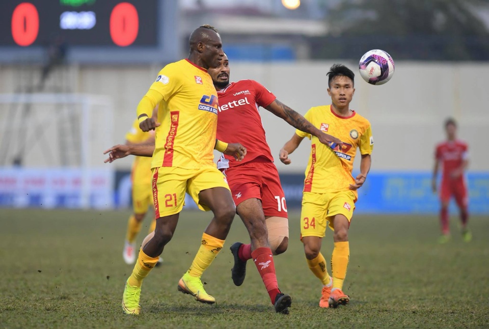 Đương kim vô địch Viettel hòa thất vọng trên sân Thanh Hóa - 5 Đương kim vô địch Viettel hòa thất vọng trên sân Thanh Hóa - 5