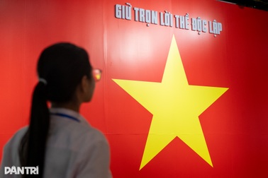 Sống lại khoảnh khắc Chủ tịch Hồ Chí Minh đọc Tuyên ngôn Độc lập năm 1945