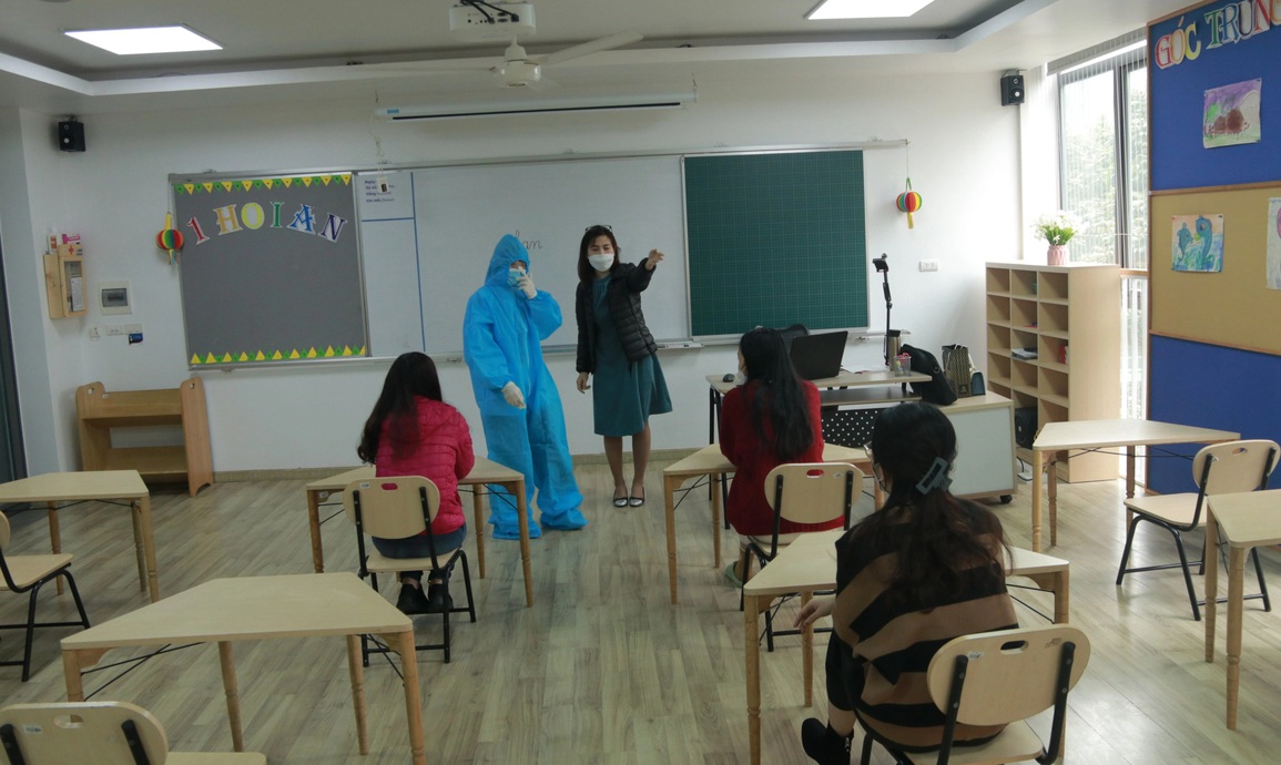 Hà Nội: Buổi học đầu tiên của lớp 1-6 sau 11 tháng đóng cửa trường - 6 Hà Nội: Buổi học đầu tiên của lớp 1-6 sau 11 tháng đóng cửa trường - 6