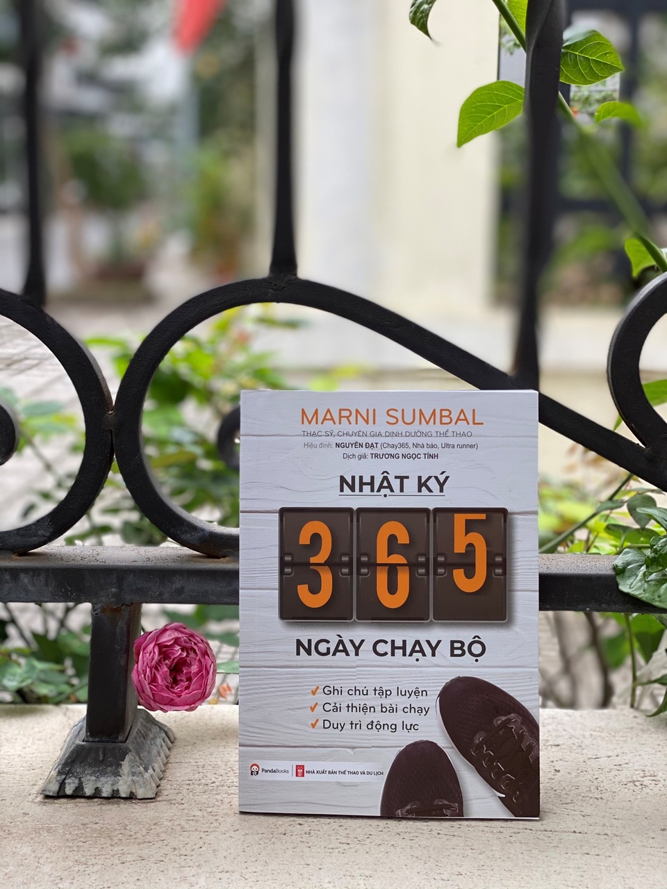 Nhật ký 365 ngày chạy bộ: Điều đơn giản cho cuộc sống phức tạp - 1 Nhật ký 365 ngày chạy bộ: Điều đơn giản cho cuộc sống phức tạp - 1