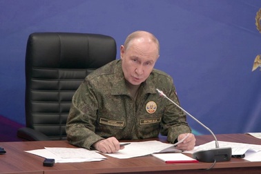 Tổng thống Putin ra mệnh lệnh mới, Nga hành động cứng rắn với Ukraine