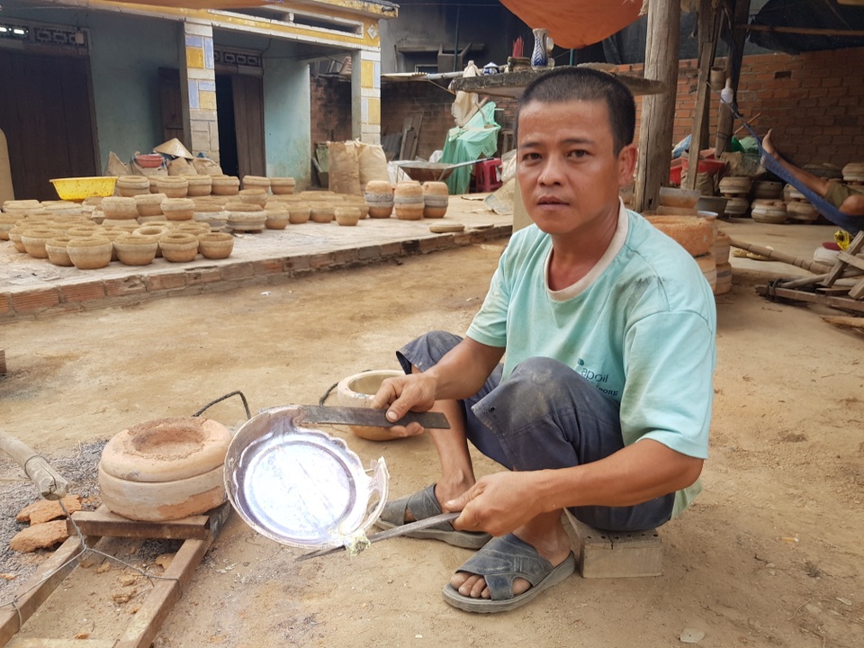 Làng đúc đồng trăm năm tuổi ở Khánh Hòa đỏ lửa vào mùa Tết - 4 Làng đúc đồng trăm năm tuổi ở Khánh Hòa đỏ lửa vào mùa Tết - 4
