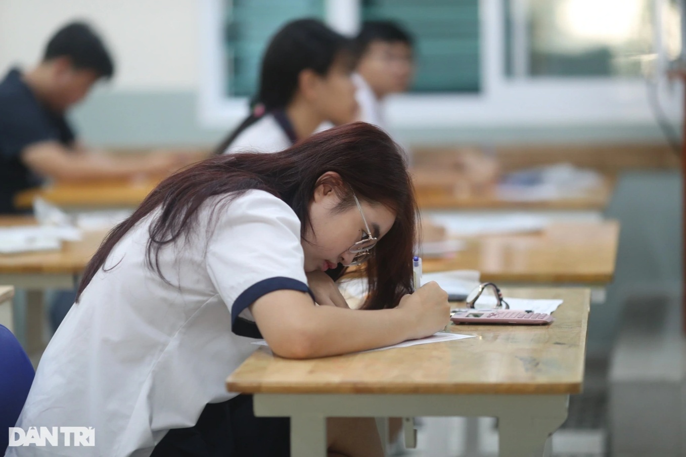 Ghi nhớ nguyên tắc thận trọng khi làm bài thi tốt nghiệp THPT môn tiếng Anh - 2 Ghi nhớ nguyên tắc thận trọng khi làm bài thi tốt nghiệp THPT môn tiếng Anh - 2